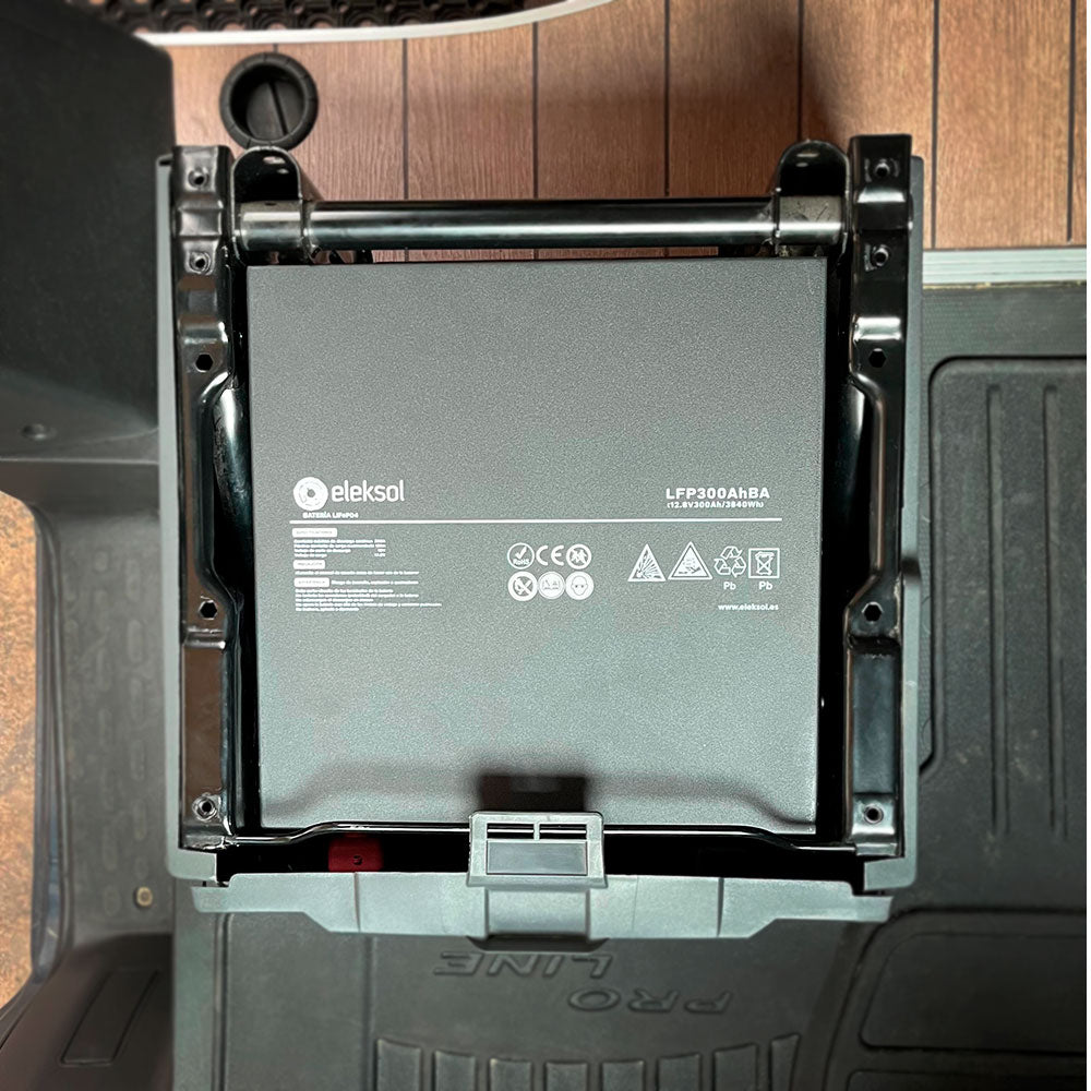 Batería de Litio LiFePO4 Bajo Asiento Eleksol 12,8V 300Ah Bluetooth y BMS V2